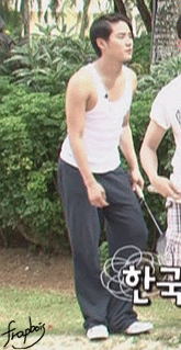 tumblr_mb30a88Y661r02dvio1_250