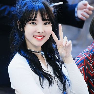 Imagini pentru nayeon twice