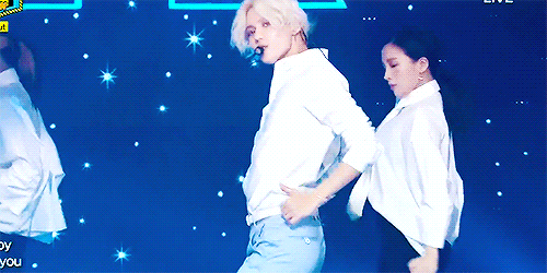 taemin-ace-performance-gif-lee-taemin-37470991-500-250