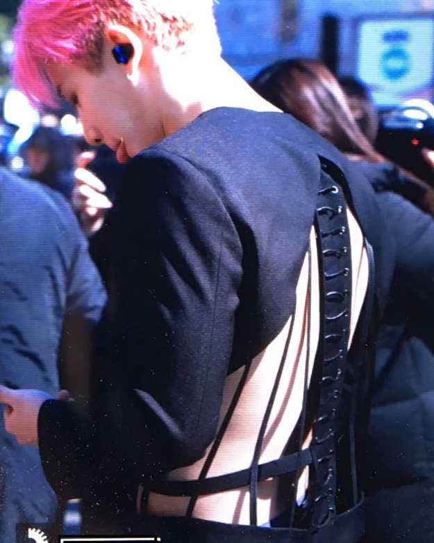 I'm living for his outfit #wonho #leehoseok #monstax #monbebe #monstaxworldtour #take2 #wearehere #alligator #starshipent #monstax10thwin #dramarama1stwin #jealousy1stwin #shootout4thwin #alligator4thwin