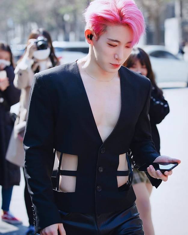 I wonder what the staff think when they make this outfit for wonho ð¤ #wonho #leehoseok #monstax #monbebe #monstaxworldtour #take2 #wearehere #alligator #starshipent #monstax10thwin #dramarama1stwin #jealousy1stwin #shootout4thwin #alligator4thwin