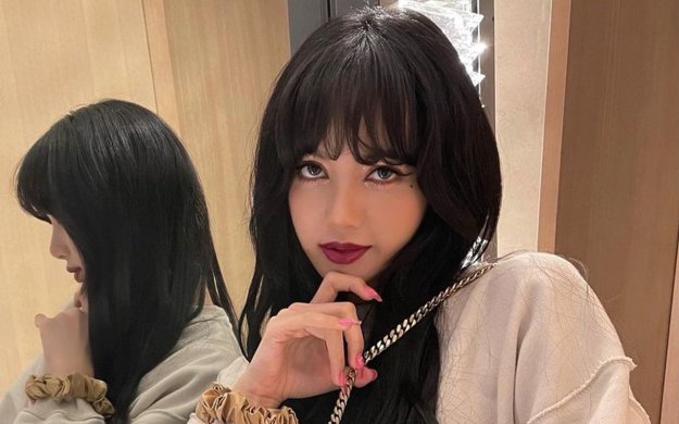 BLACKPINK&amp;#39;s Lisa is now changing her bangs style